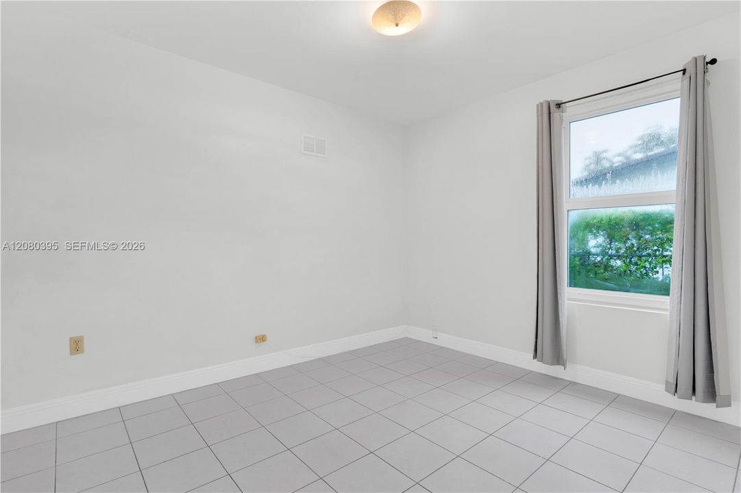 For Rent: $4,250 (4 beds, 3 baths, 1950 Square Feet)