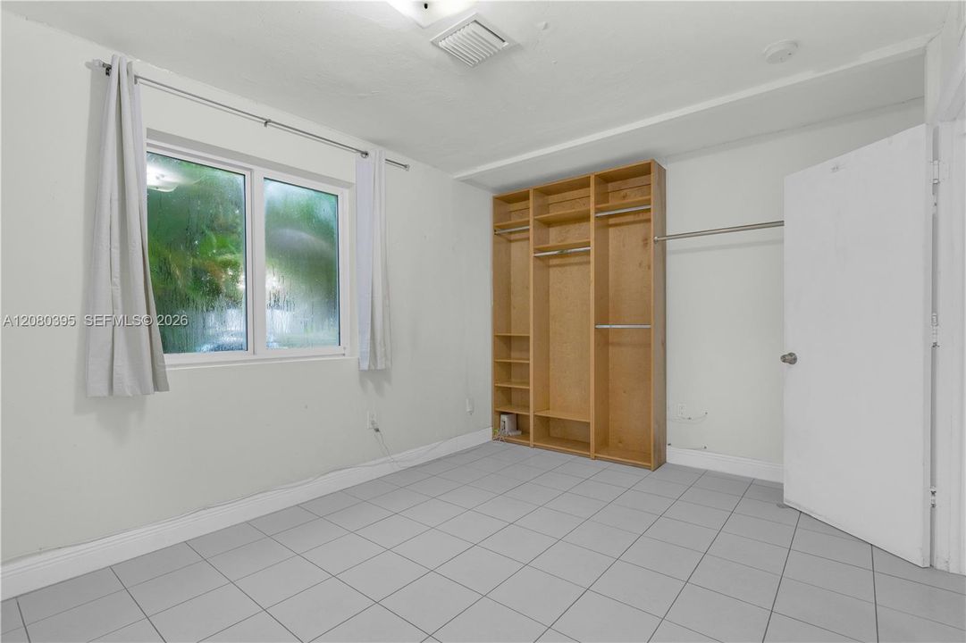 For Rent: $4,250 (4 beds, 3 baths, 1950 Square Feet)