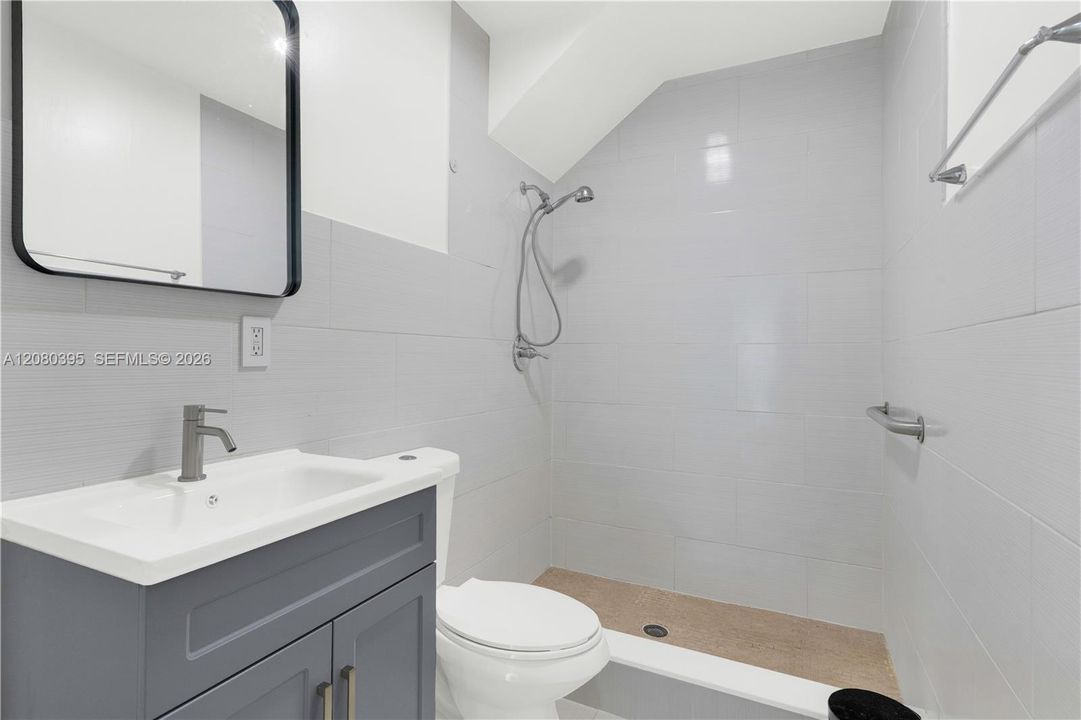 For Rent: $4,250 (4 beds, 3 baths, 1950 Square Feet)