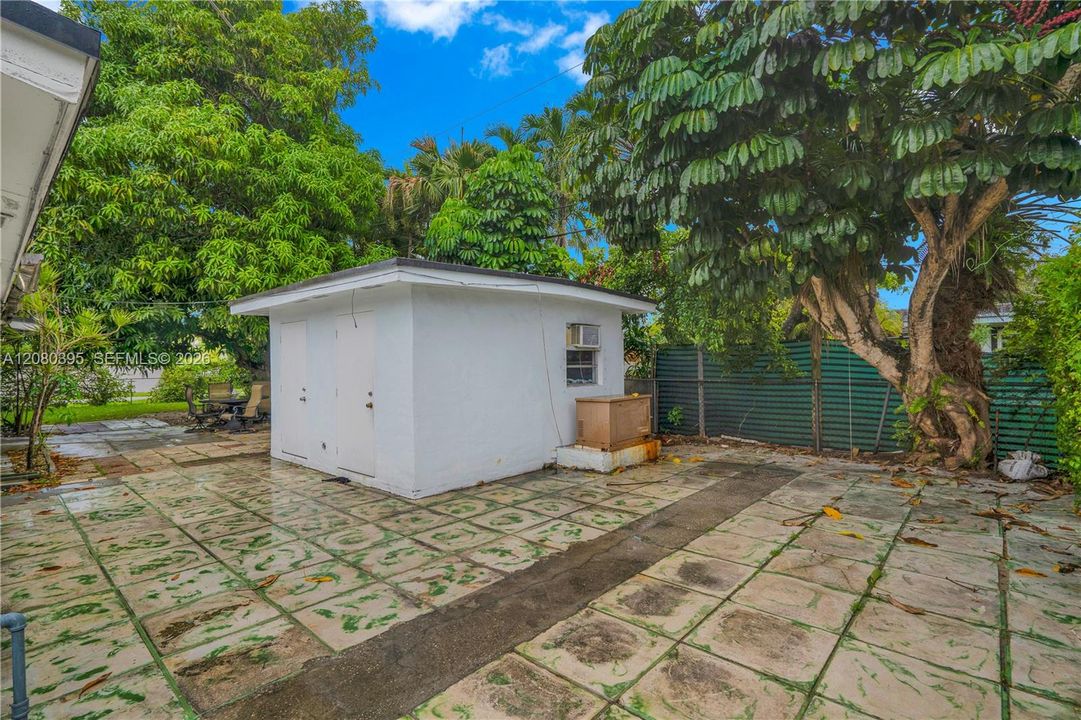 For Rent: $4,250 (4 beds, 3 baths, 1950 Square Feet)