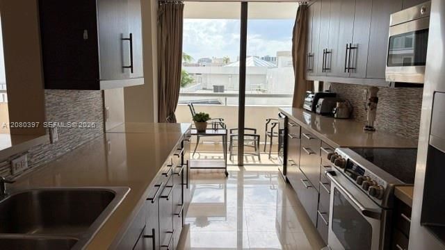В аренду: $4,500 (3 спален, 2 ванн, 1600 Квадратных фут)