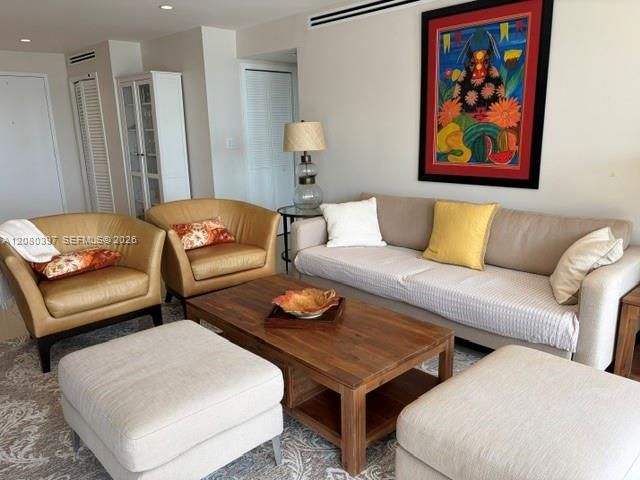 В аренду: $4,500 (3 спален, 2 ванн, 1600 Квадратных фут)