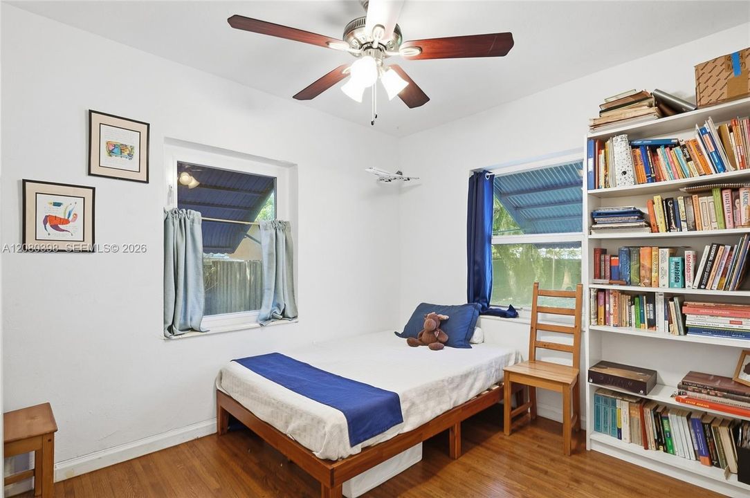 For Rent: $3,800 (3 beds, 2 baths, 1037 Square Feet)