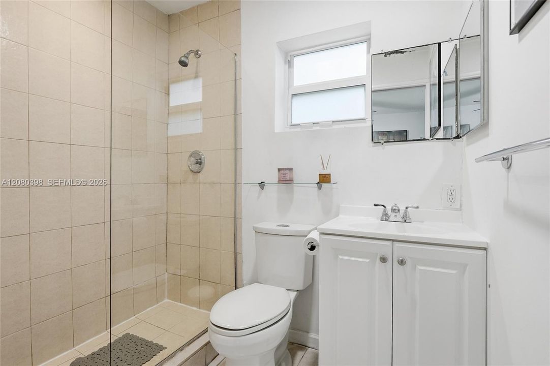 For Rent: $3,800 (3 beds, 2 baths, 1037 Square Feet)