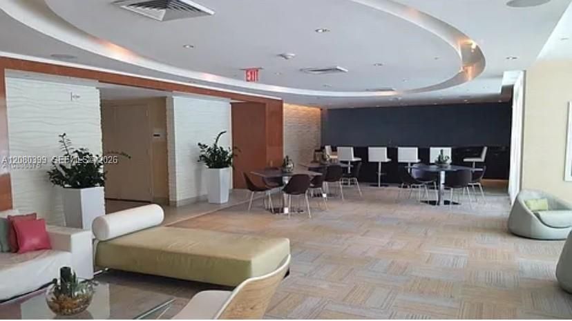 For Sale: $490,000 (1 beds, 1 baths, 688 Square Feet)