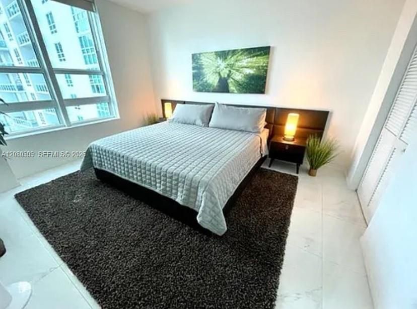 For Sale: $490,000 (1 beds, 1 baths, 688 Square Feet)