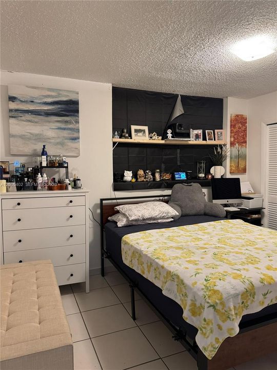For Rent: $2,050 (2 beds, 2 baths, 882 Square Feet)