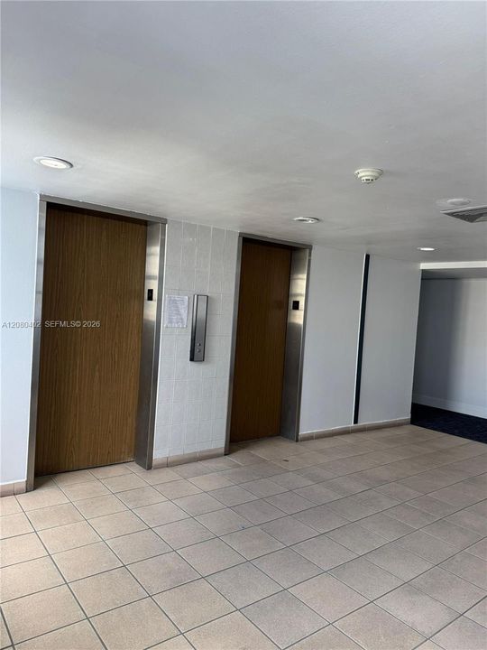 For Rent: $2,050 (2 beds, 2 baths, 882 Square Feet)
