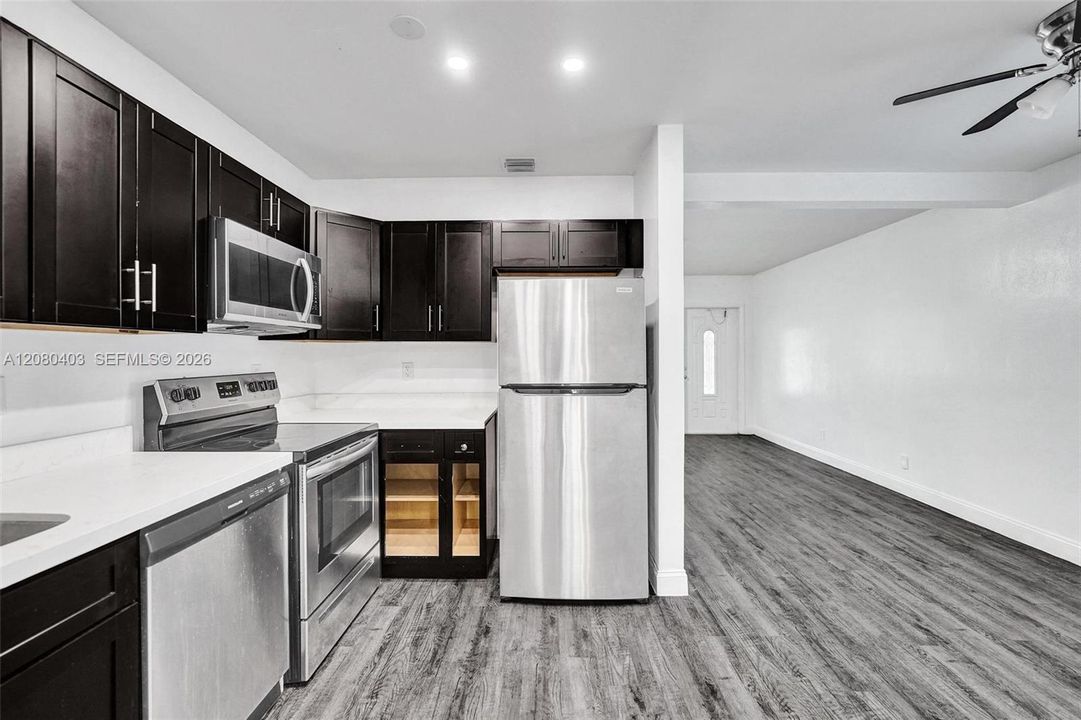 For Sale: $435,000 (3 beds, 2 baths, 1103 Square Feet)