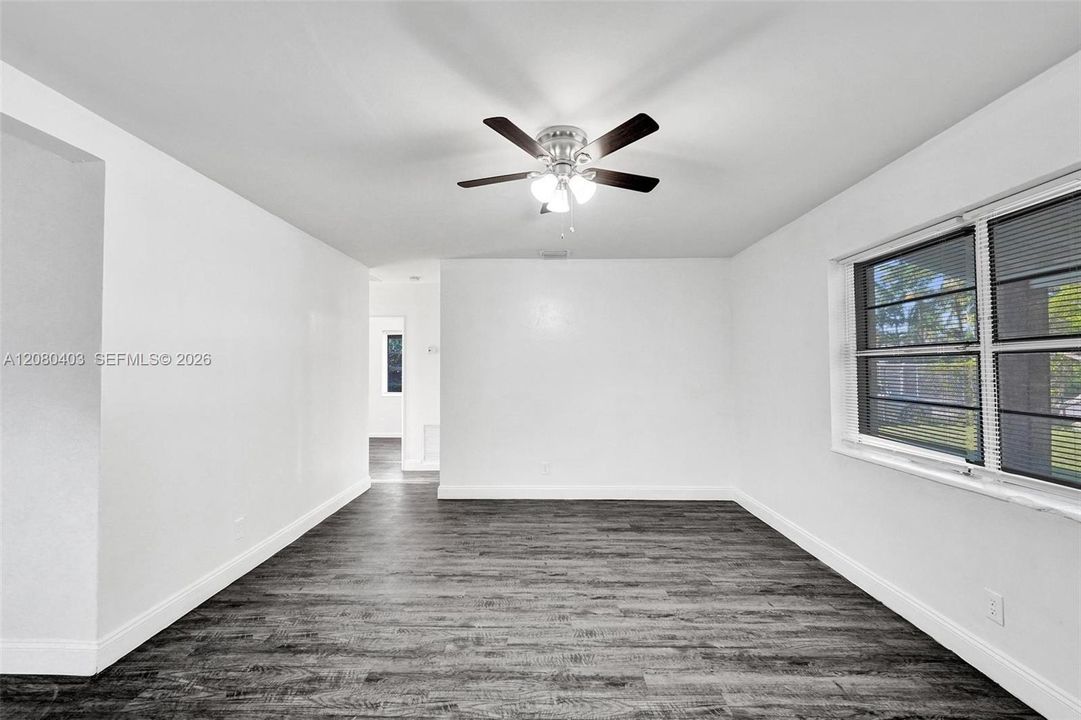 For Sale: $435,000 (3 beds, 2 baths, 1103 Square Feet)