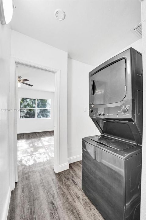 For Sale: $435,000 (3 beds, 2 baths, 1103 Square Feet)