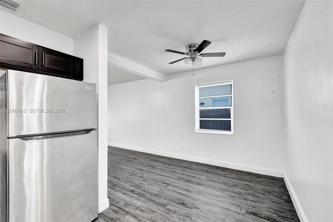 For Sale: $435,000 (3 beds, 2 baths, 1103 Square Feet)