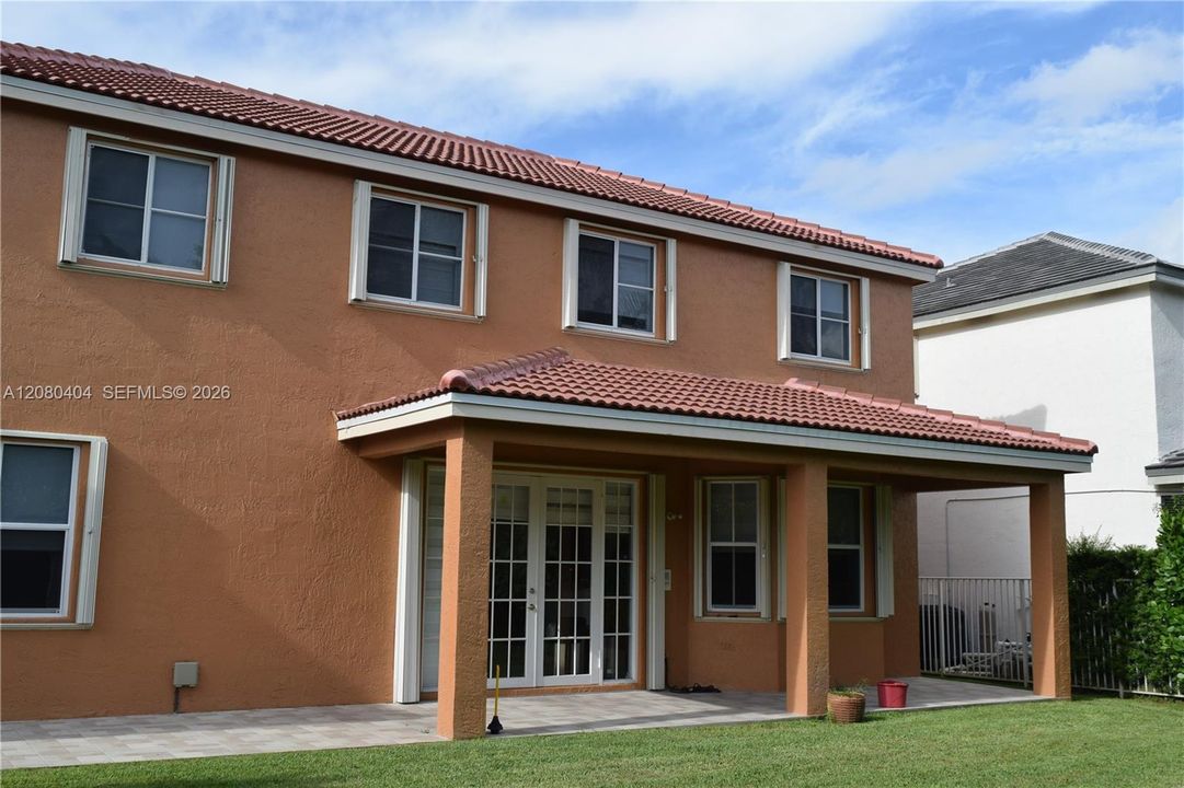 For Sale: $1,200,000 (5 beds, 4 baths, 2826 Square Feet)