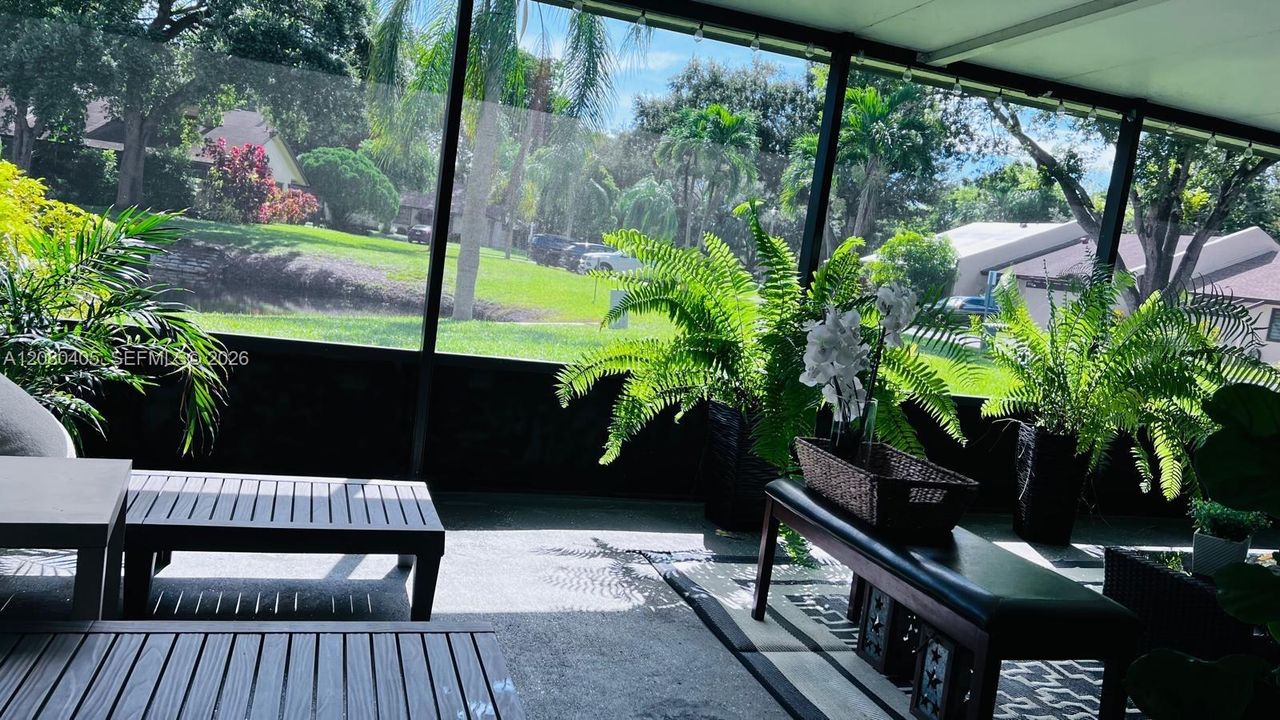 For Sale: $475,000 (2 beds, 2 baths, 1169 Square Feet)