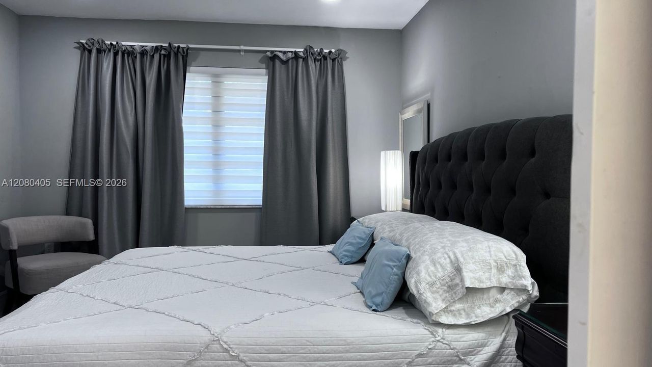For Sale: $475,000 (2 beds, 2 baths, 1169 Square Feet)