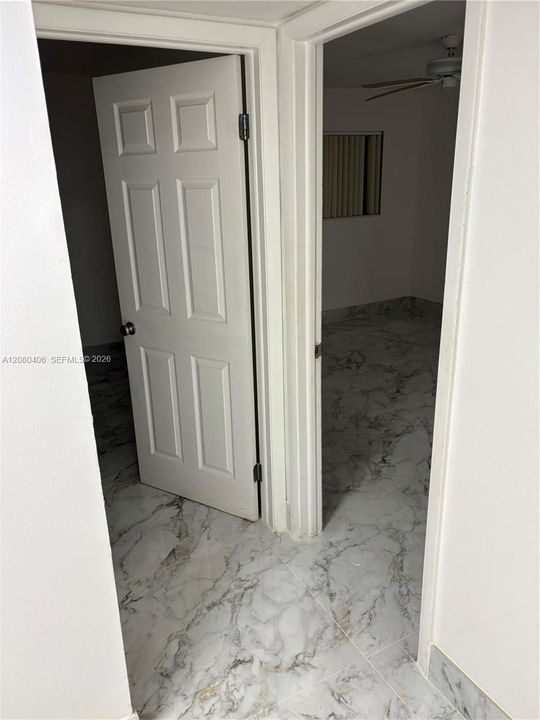 For Rent: $2,500 (2 beds, 2 baths, 870 Square Feet)