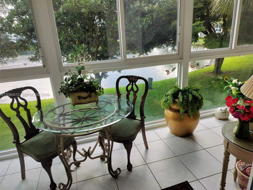 For Sale: $249,900 (2 beds, 2 baths, 1210 Square Feet)