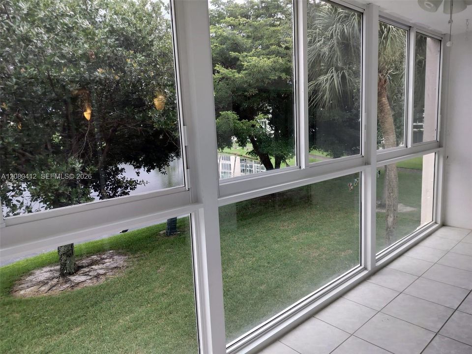 For Sale: $249,900 (2 beds, 2 baths, 1210 Square Feet)