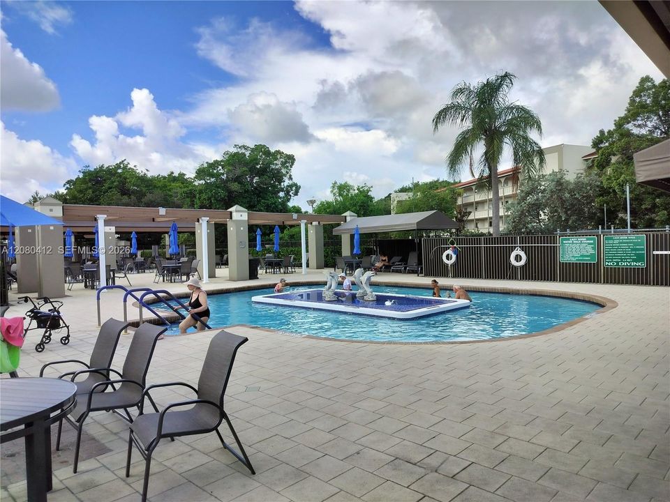 For Sale: $249,900 (2 beds, 2 baths, 1210 Square Feet)