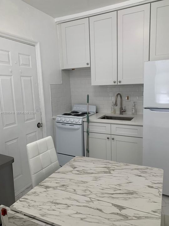 For Rent: $1,950 (1 beds, 1 baths, 500 Square Feet)