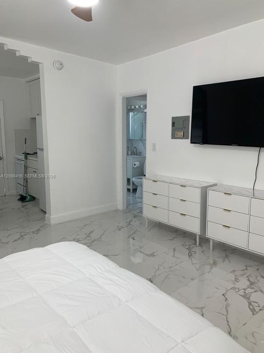For Rent: $1,950 (1 beds, 1 baths, 500 Square Feet)