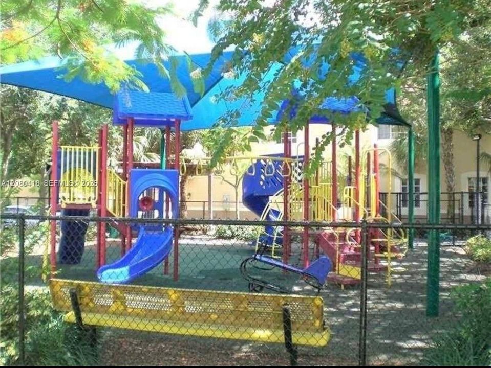En Renta: $3,800 (4 camas, 2 baños, 1728 Pies cuadrados)