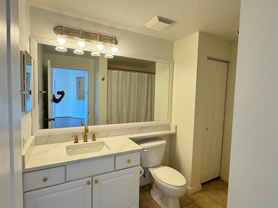08 - Renovated Bathroom