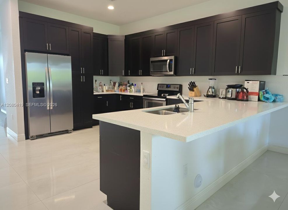 En Venta: $1,140,000 (4 camas, 3 baños, 2750 Pies cuadrados)