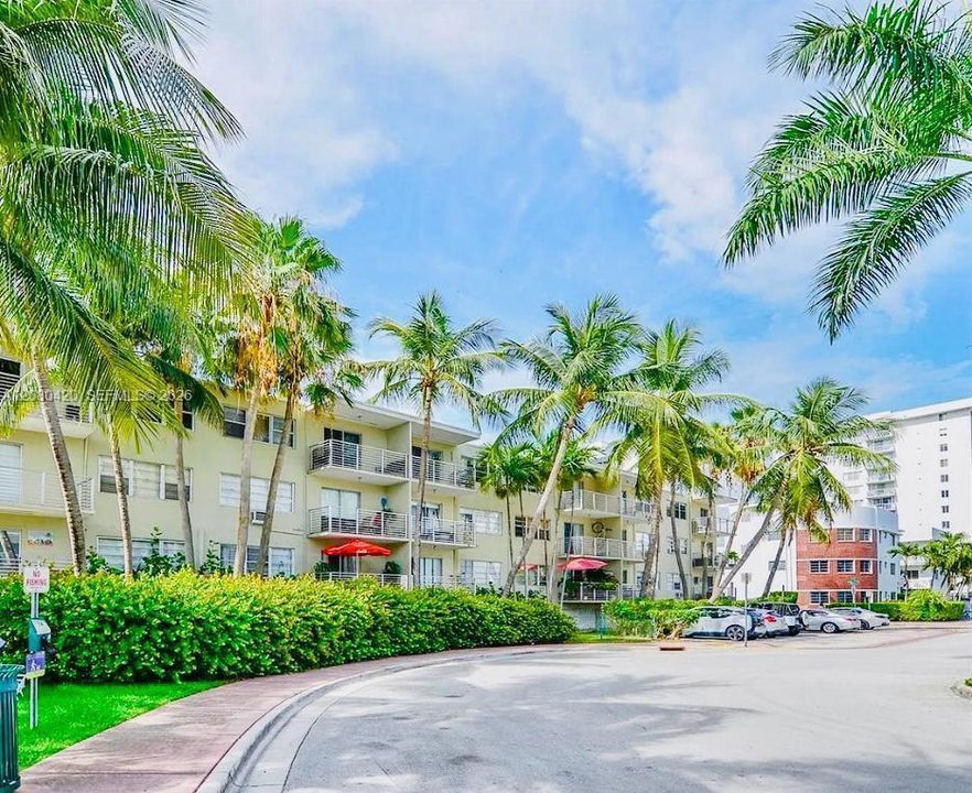 For Sale: $275,000 (0 beds, 1 baths, 370 Square Feet)