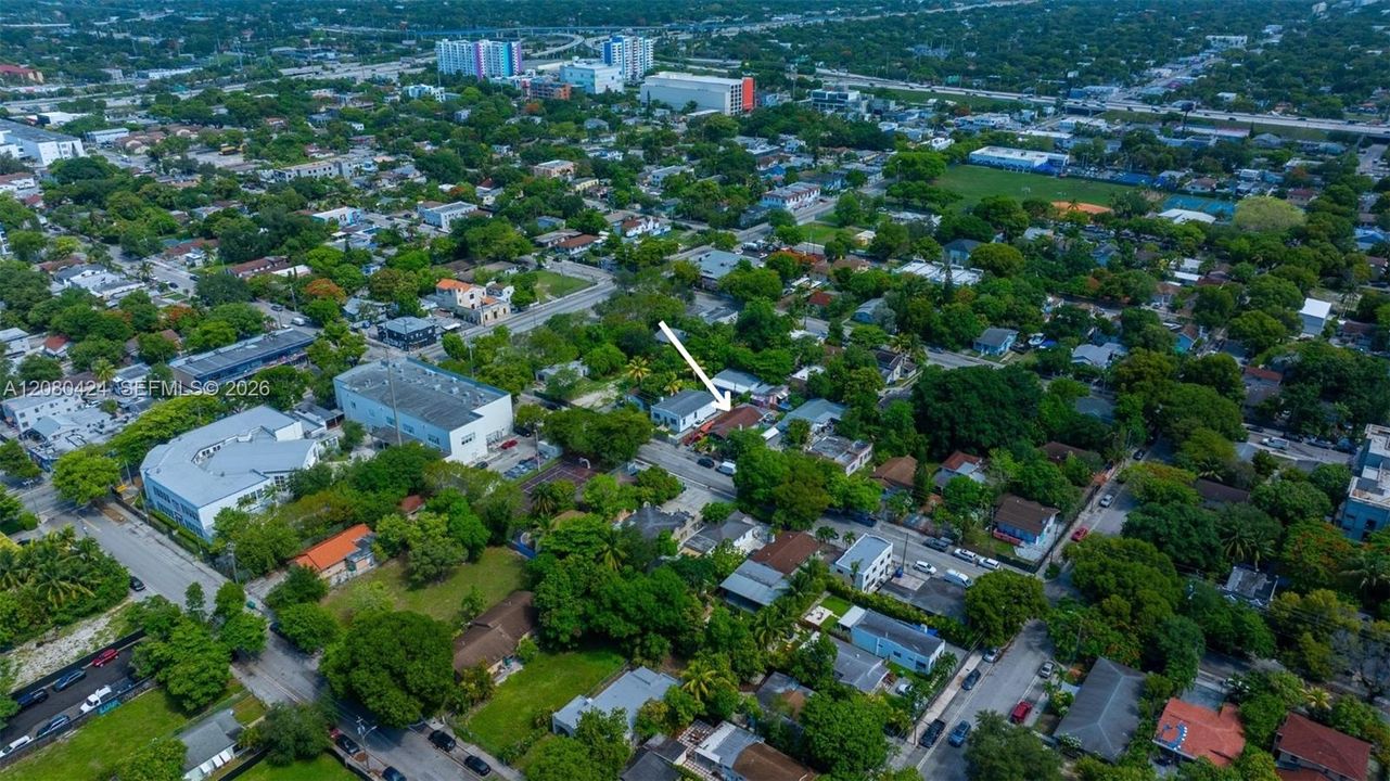На продажу: $1,455,000 (0.16 acres)