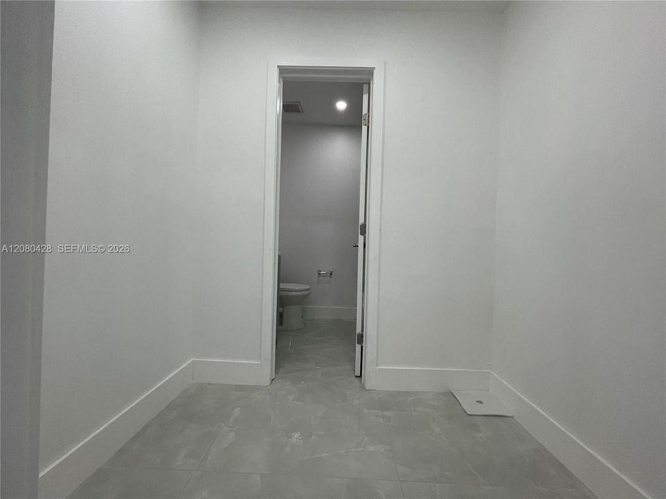 For Rent: $2,550 (3 beds, 2 baths, 1215 Square Feet)