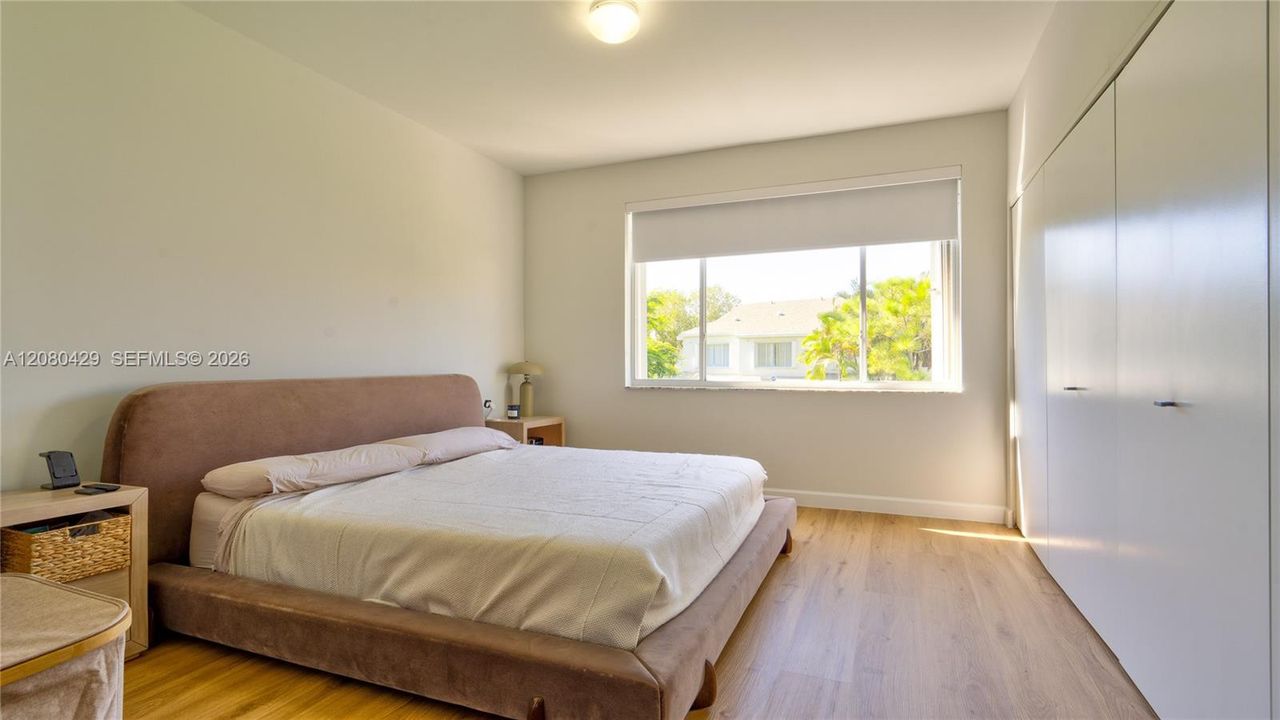 For Sale: $404,999 (2 beds, 1 baths, 1110 Square Feet)