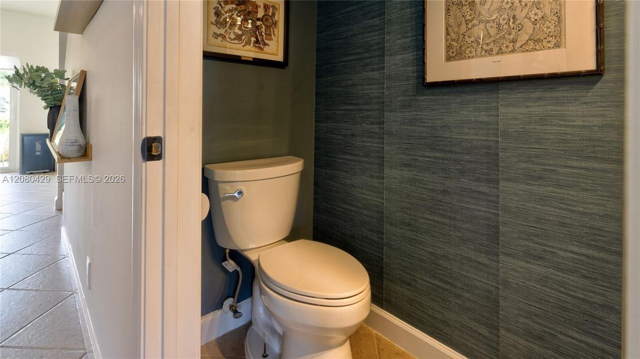 For Sale: $404,999 (2 beds, 1 baths, 1110 Square Feet)