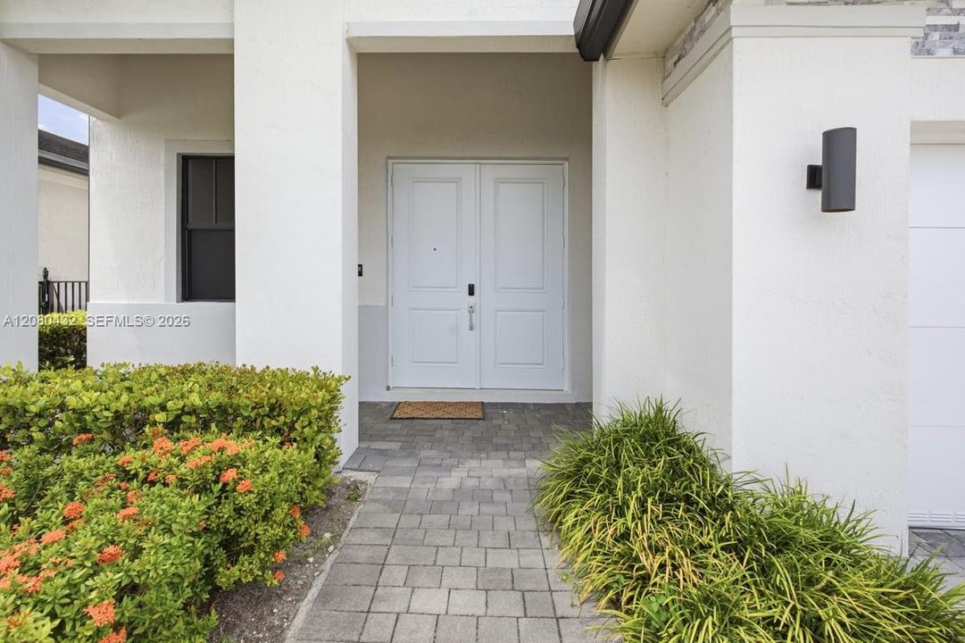 En Venta: $1,196,000 (4 camas, 3 baños, 2704 Pies cuadrados)