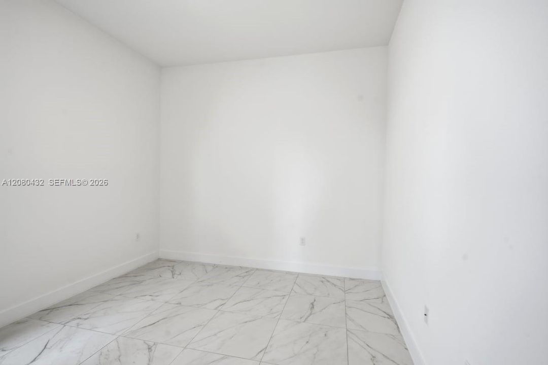 En Venta: $1,196,000 (4 camas, 3 baños, 2704 Pies cuadrados)