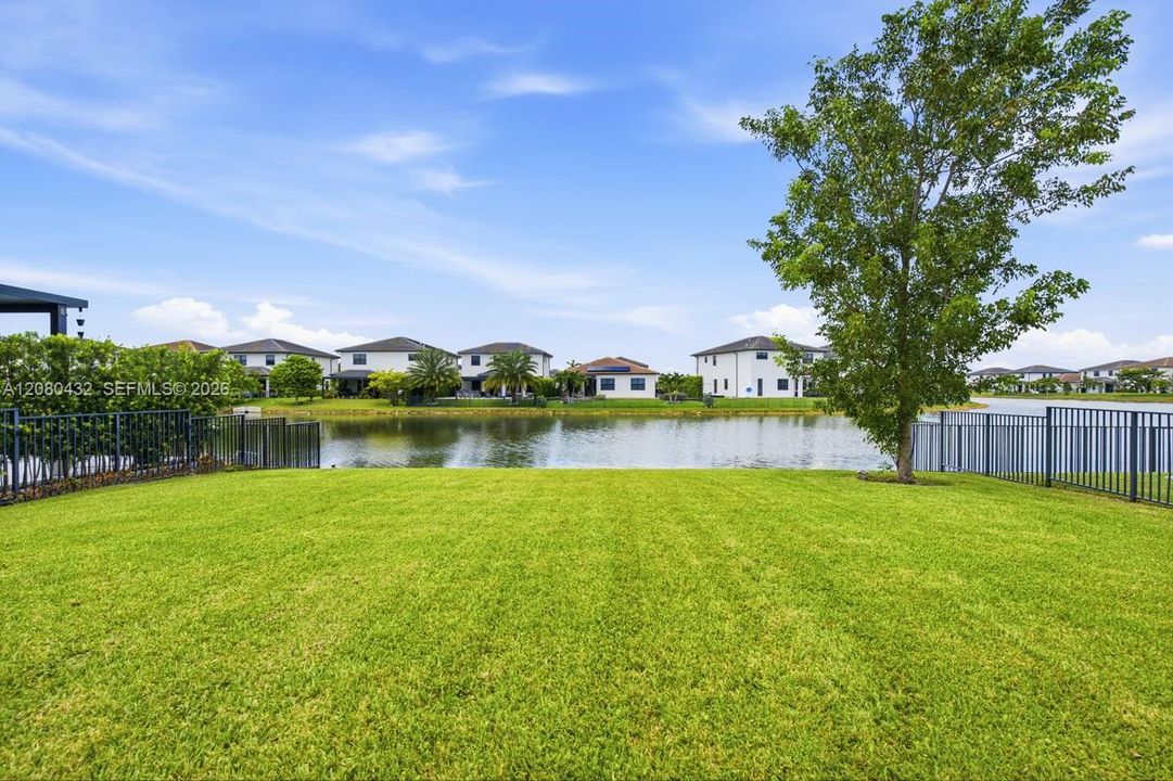 En Venta: $1,196,000 (4 camas, 3 baños, 2704 Pies cuadrados)