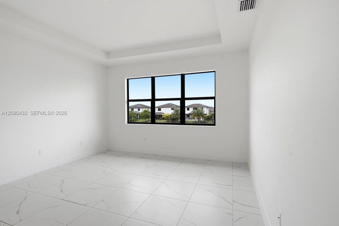 En Venta: $1,196,000 (4 camas, 3 baños, 2704 Pies cuadrados)