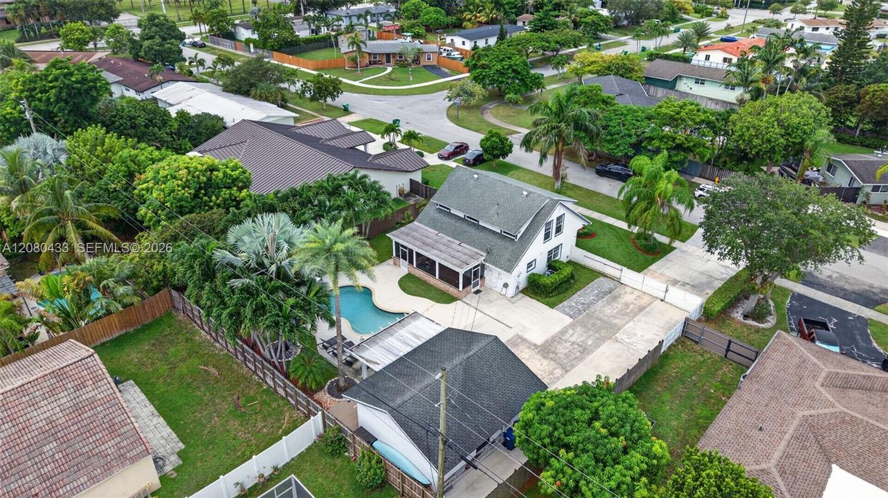 For Sale: $879,000 (4 beds, 2 baths, 1712 Square Feet)