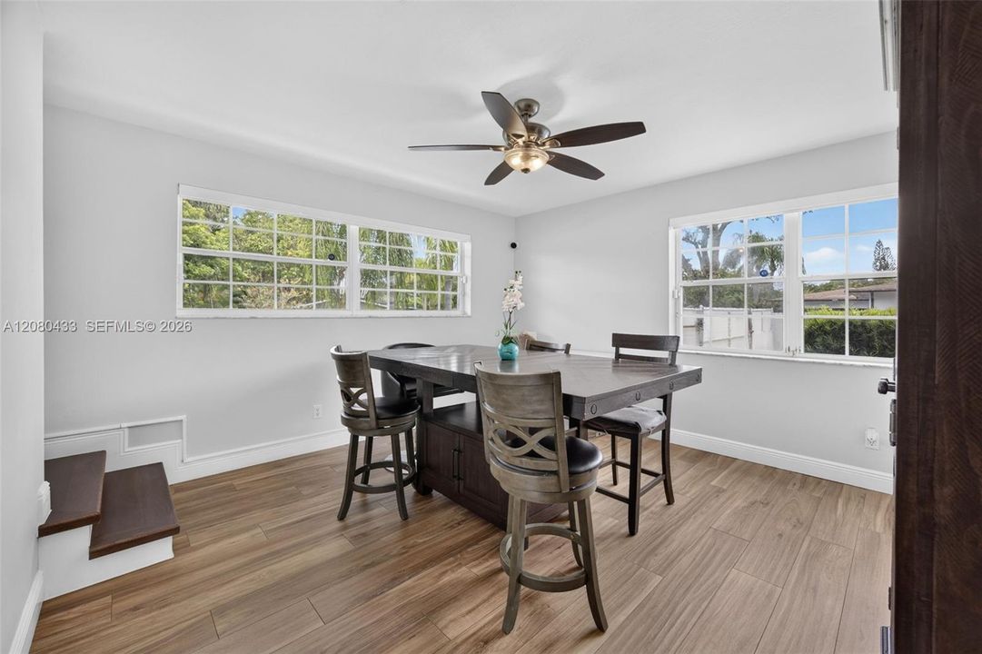 For Sale: $879,000 (4 beds, 2 baths, 1712 Square Feet)