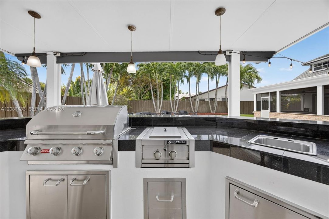 For Sale: $879,000 (4 beds, 2 baths, 1712 Square Feet)