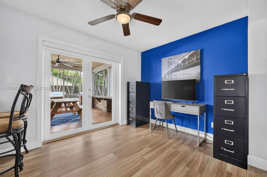 For Sale: $879,000 (4 beds, 2 baths, 1712 Square Feet)