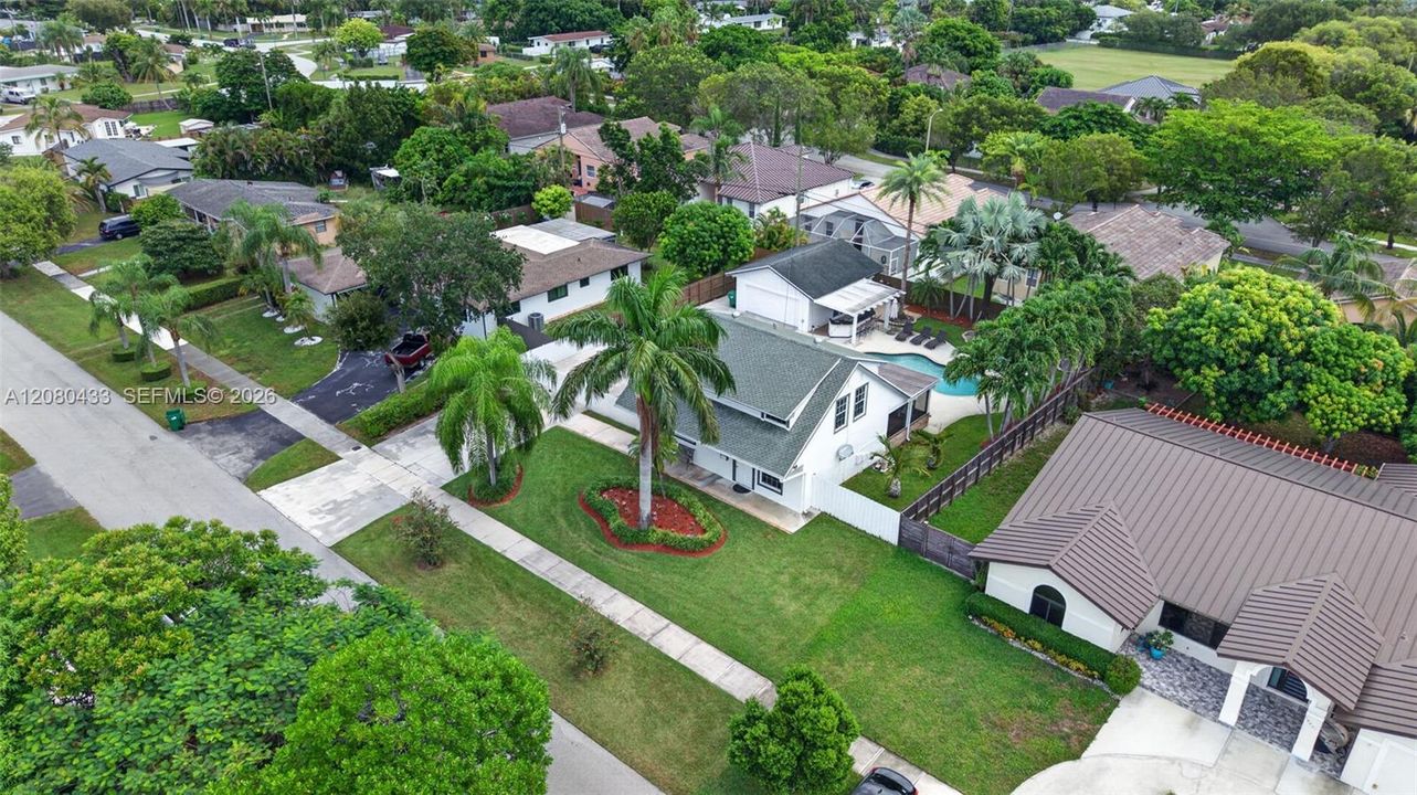 For Sale: $879,000 (4 beds, 2 baths, 1712 Square Feet)