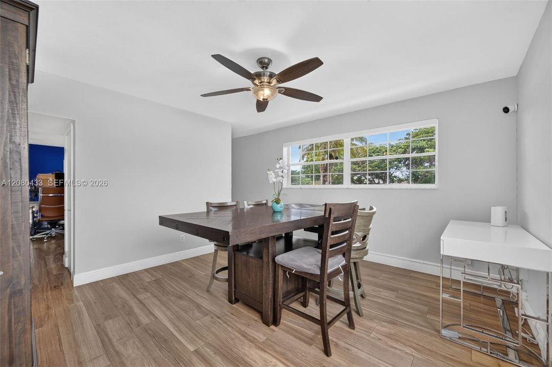 For Sale: $879,000 (4 beds, 2 baths, 1712 Square Feet)