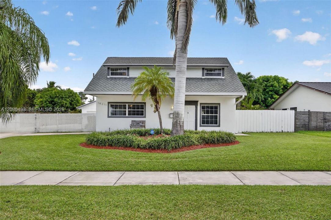For Sale: $879,000 (4 beds, 2 baths, 1712 Square Feet)