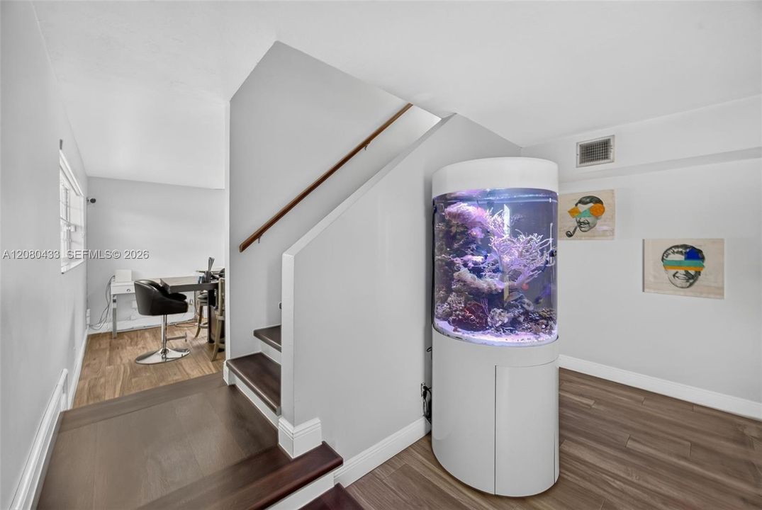 For Sale: $879,000 (4 beds, 2 baths, 1712 Square Feet)