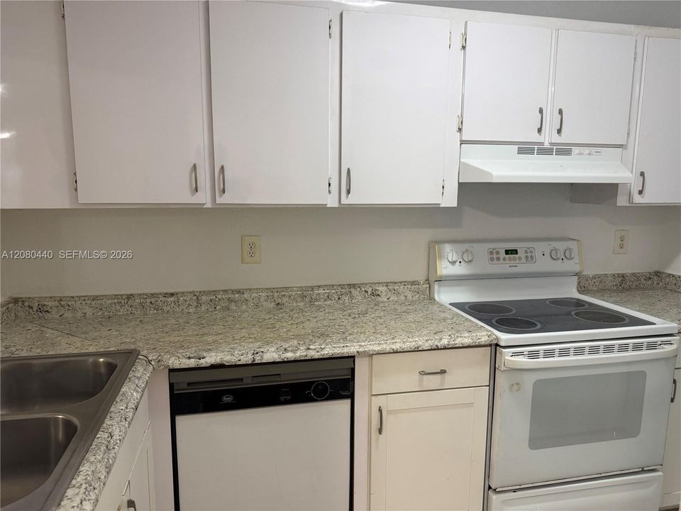 For Rent: $1,790 (2 beds, 2 baths, 768 Square Feet)