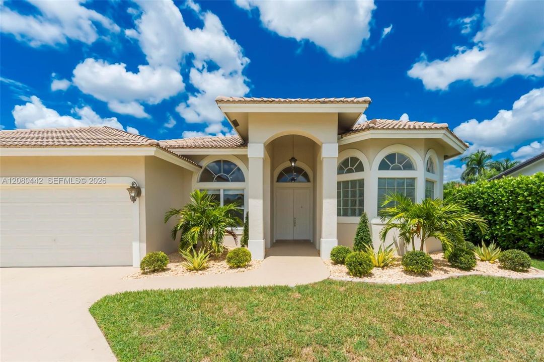 For Rent: $6,900 (4 beds, 3 baths, 3352 Square Feet)