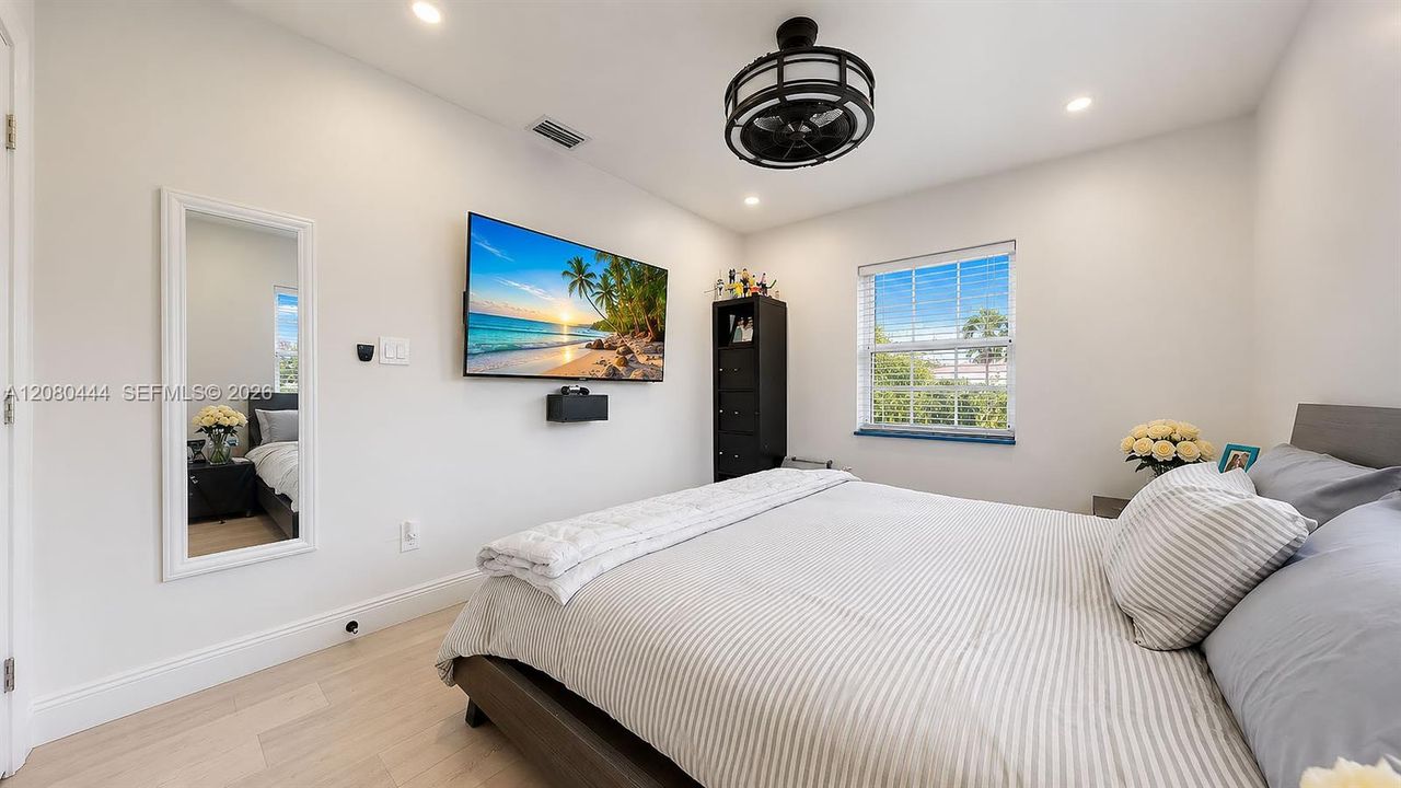 For Sale: $987,000 (4 beds, 2 baths, 1539 Square Feet)
