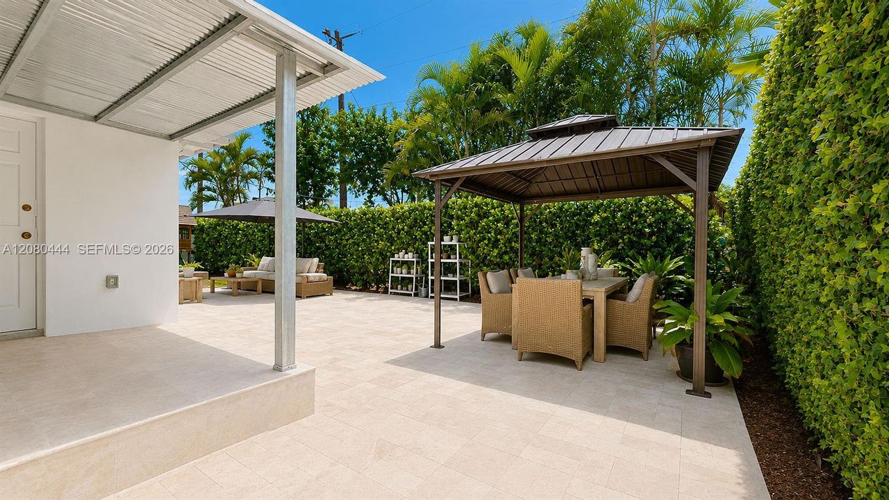 For Sale: $987,000 (4 beds, 2 baths, 1539 Square Feet)