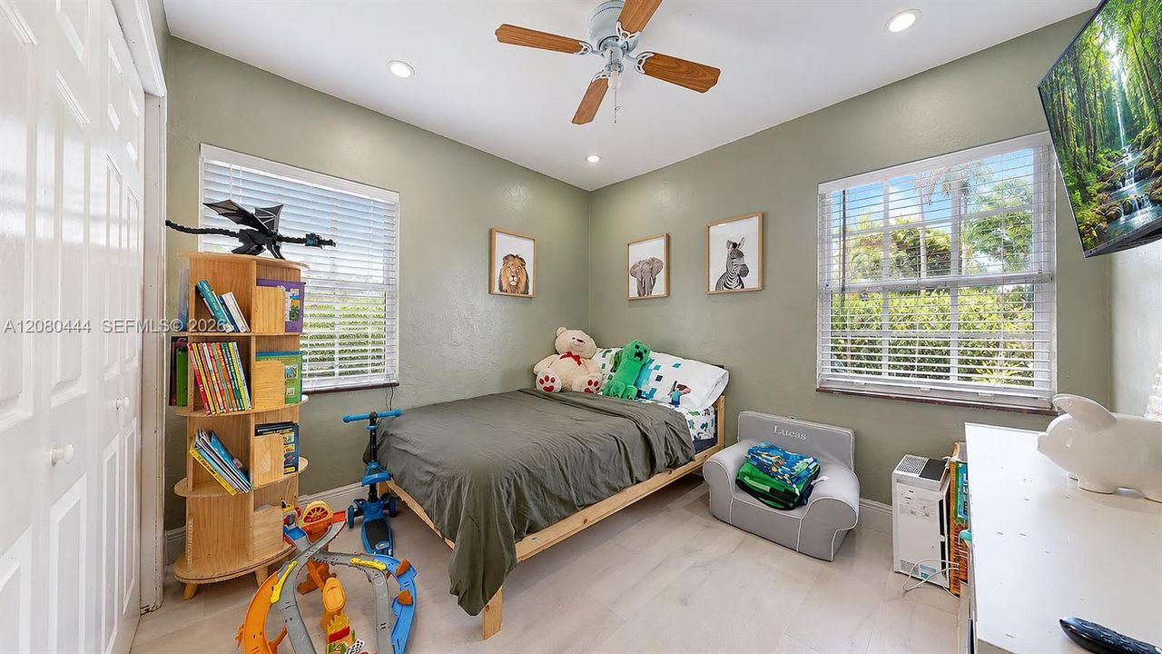 For Sale: $987,000 (4 beds, 2 baths, 1539 Square Feet)